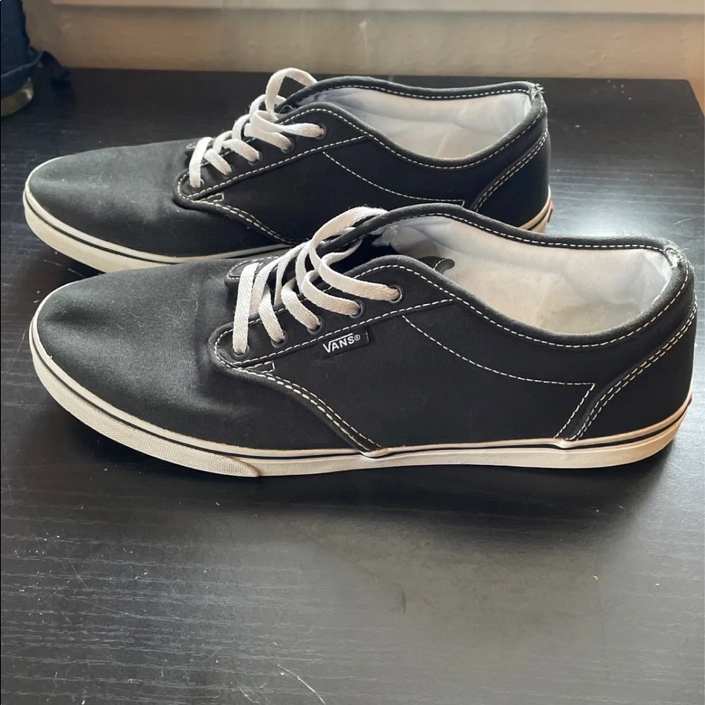 Black vans authentic era